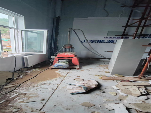 临翔地基基础下沉墙体裂缝加固注浆顶升施工