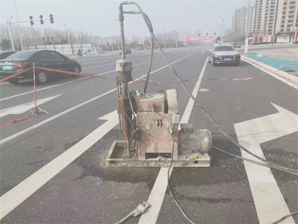 临翔公路路面下沉沉降开裂注浆加固施工